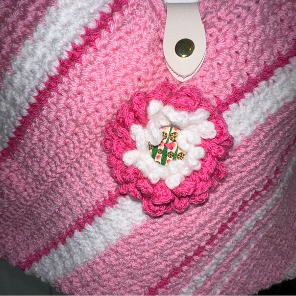Handmade Pink and White Crochet Shoulder Bag with Faux Leather Snap Closure - Picture 3 of 9